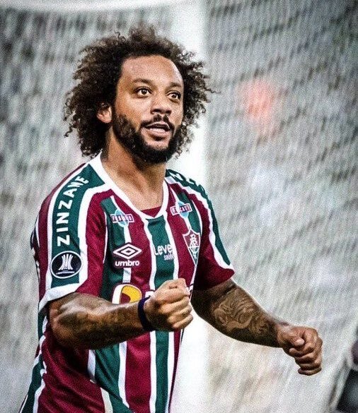 Marcelo vibra. Cavou o pnalti que abriu o caminho para o Fluminense chegar  final do Mundial