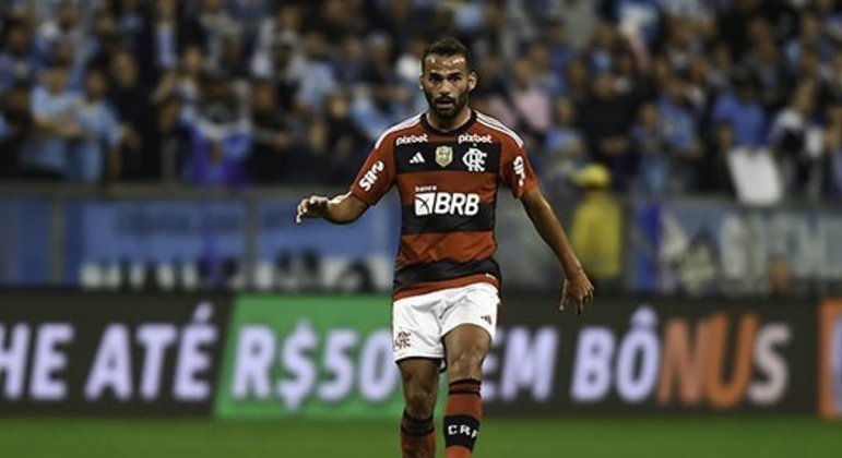 Agente de Thiago Maia confirma que volante está perto de deixar o