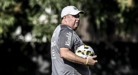 Marcelo Fernandes, interino no Santos: tropeço