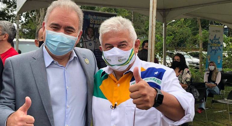 Os ministros Marcelo Queiroga (Saúde) e Marcos Pontes (Ciência, Tecnologia e Inovações)