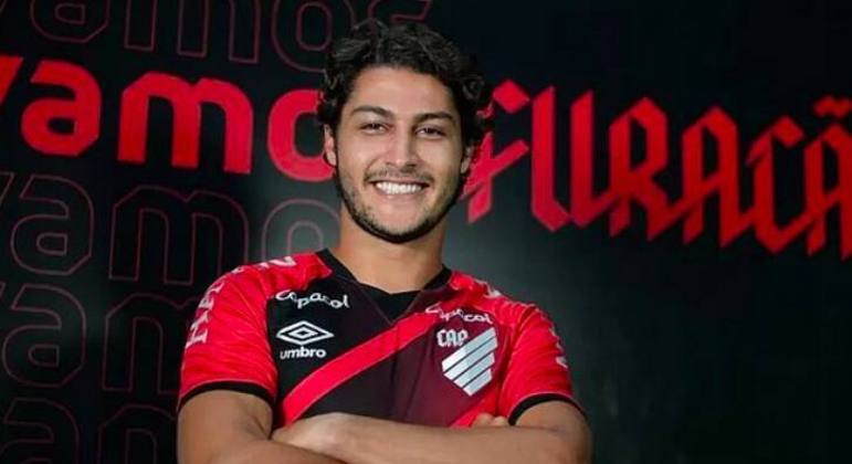 Marcinho jogou no Athletico Paranaense depois do atropelamento. Com grande rejeição, foi dispensado
