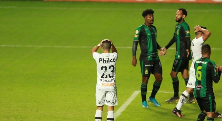 Santos Desperdica Chances E Perde Para O America Mg No Brasileirao Esportes R7 Futebol