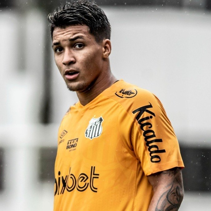 Santos tinha de ganhar', diz Bryan Angulo após 3 a 2 na Vila Belmiro -  Esportes - R7 Futebol