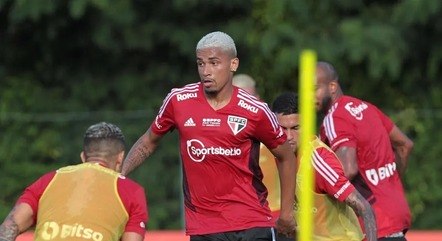 Marcos Paulo em treino pelo São Paulo