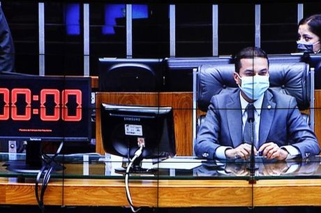 Câmara aprova crédito de R$ 20 bilhões para empresas na pandemia