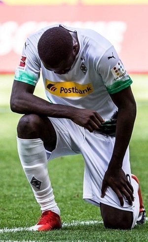 Thuram. Emoção e homenagem