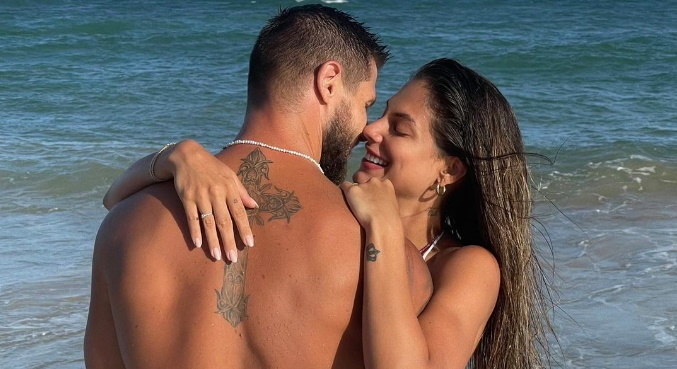 Mari Gonzalez e Jonas Sulzbach ficaram noivos na virada do ano

