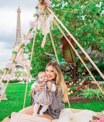 Maria Alice em Paris (França)