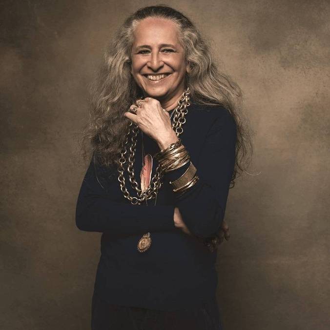 Maria Bethânia foi anunciada pela Globo, mas não gravou especial de Roberto Carlos  