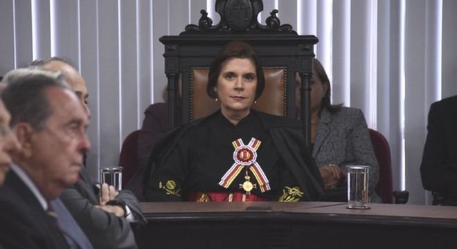 Maria Elizabeth Rocha é a única mulher integrante do Superior Tribunal Militar 