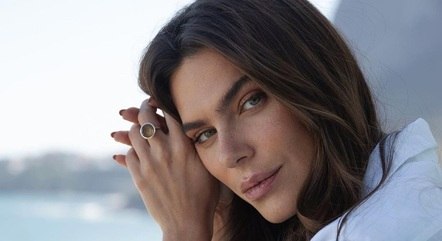 Mariana está solteira após término com Cauã