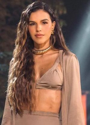 Mariana Rios apresenta o 'Ilha Record'