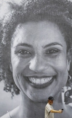 Homenagem a Marielle em escadaria na zona oeste de SP