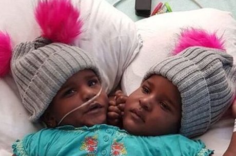 Como as supertições têm muito peso no Senegal, o pai delas acha que as meninas estão mais seguras em Londres