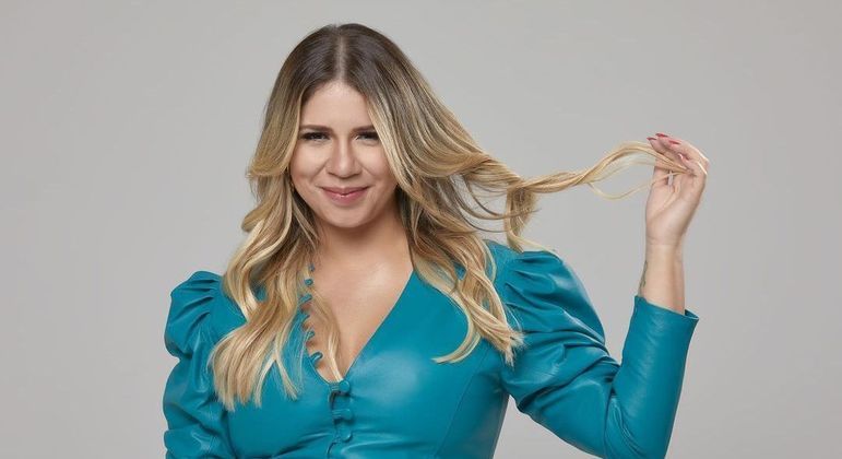 Cantora morreu após a queda do avião em que estava, na serra de Caratinga, em MG