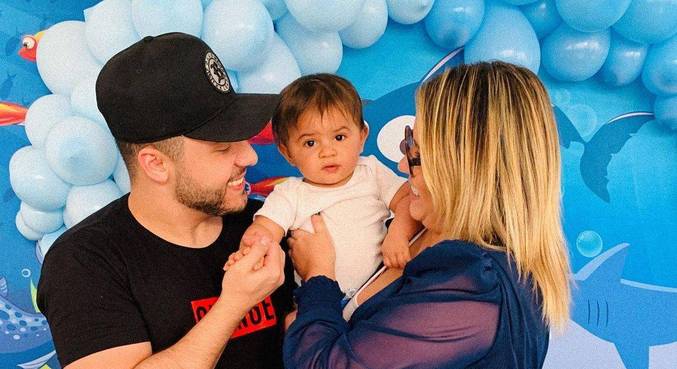 Leo, filho de Marília Mendonça e Murilo Huff, aparece em vídeo fofo falando inglês