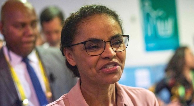 Posturas pouco assertivas de Marina a prejudicaram, dizem cientistas políticas Marina