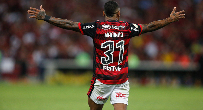 Marinho, que começou como titular, fez o segundo gol da vitória do Flamengo