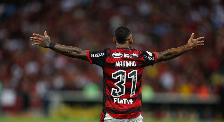 Marinho comemora gol pelo Flamengo