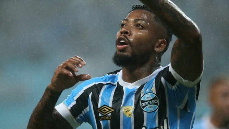Marinho ficou longe de ser titular absoluto e realizar uma passagem positiva no Grêmio. Ele trajou a camisa 10 do clube durante algumas partidas do Campeonato Gaúcho 2019.