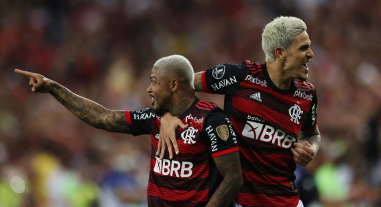 Marinho e Pedro fizeram os gols da nova vitória do Flamengo sobre o Vélez