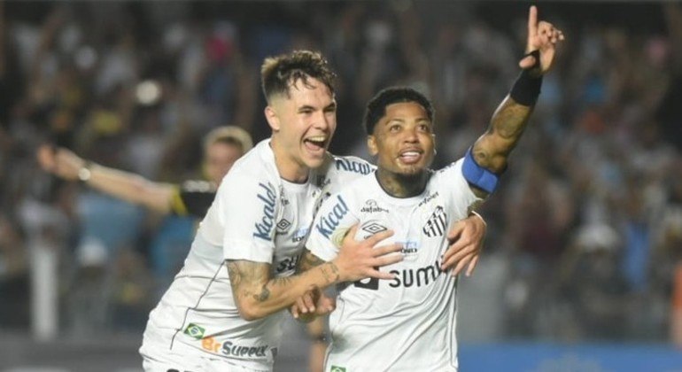 Marinho abriu o placar para a vitória do Santos nesta quarta-feira (17), na Vila Belmiro