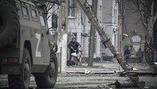 Tropas russas intensificam cerco a Mariupol e combates seguem