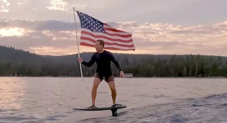 Cena de filme? Não, só um bilionário curtindo a vida