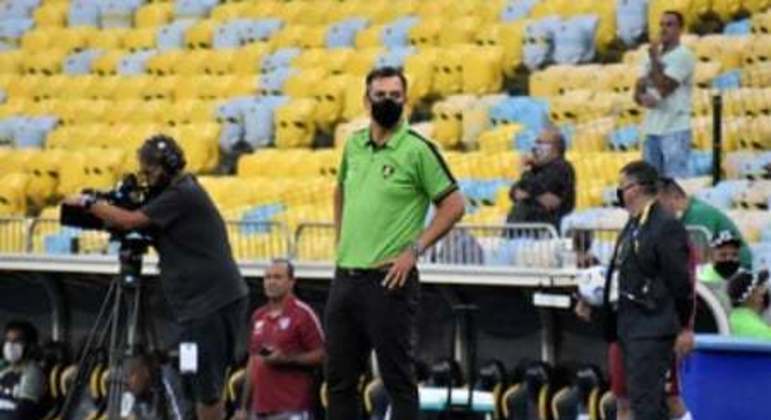 Marquinhos Santos sofreu a segunda derrota no comando do Coelho e não gostou do desempenho da equipe diante do Flu