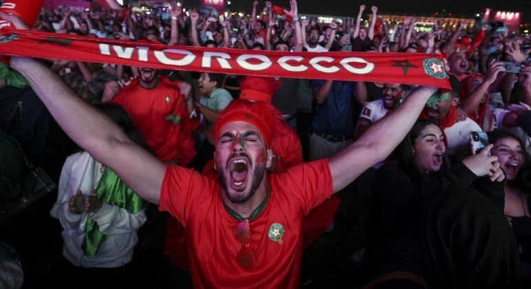 Cada Copa tem o Marrocos que merece! A seleção de Hakimi e companhia fez história no Catar, ao chegar às quartas de final do torneio. Os africanos bateram a favorita Espanha nos pênaltis. Sendo assim, o R7 selecionou sete equipes que foram sensação em Mundiais anteriores. Confira a seguir!