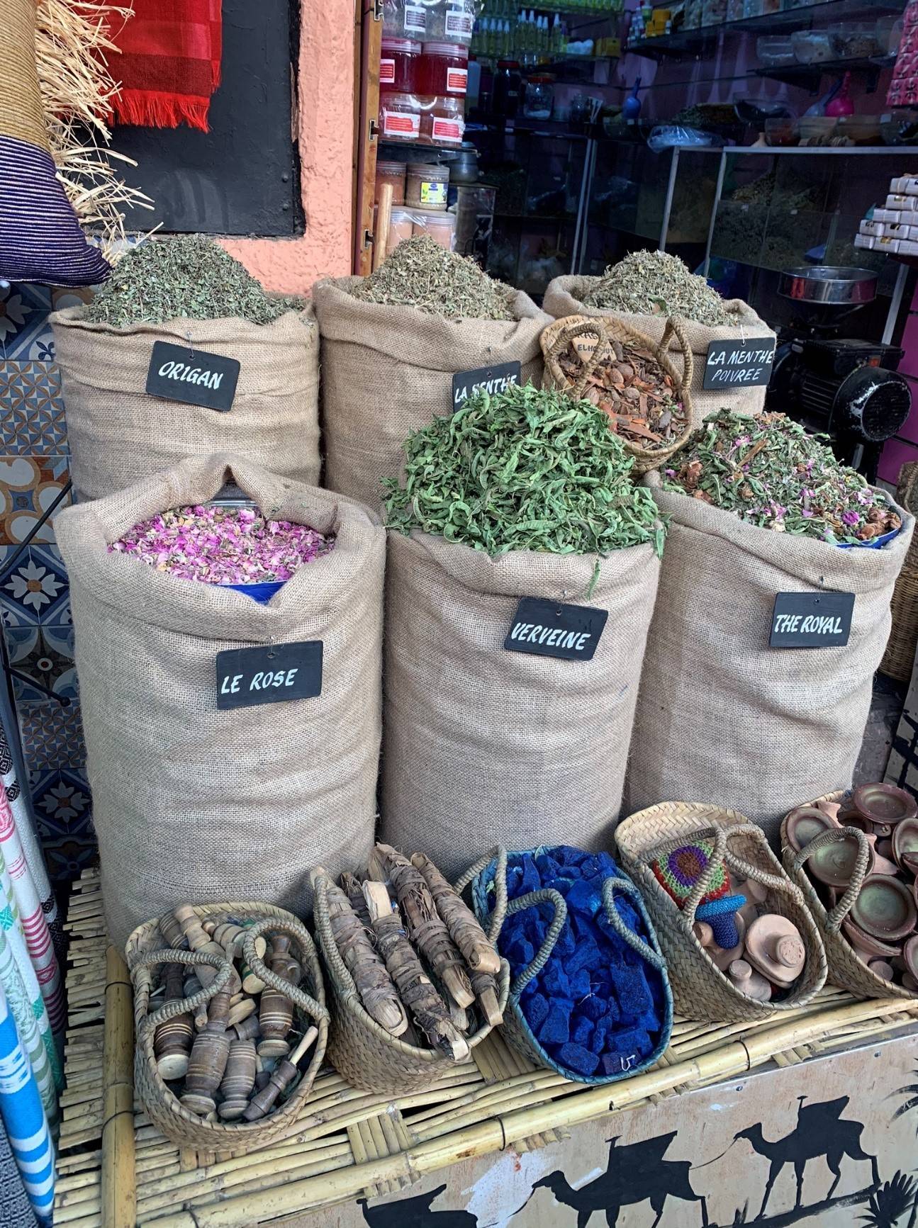 Ingredientes naturais entram na cozinha e na produção têxtil (Divulgação)