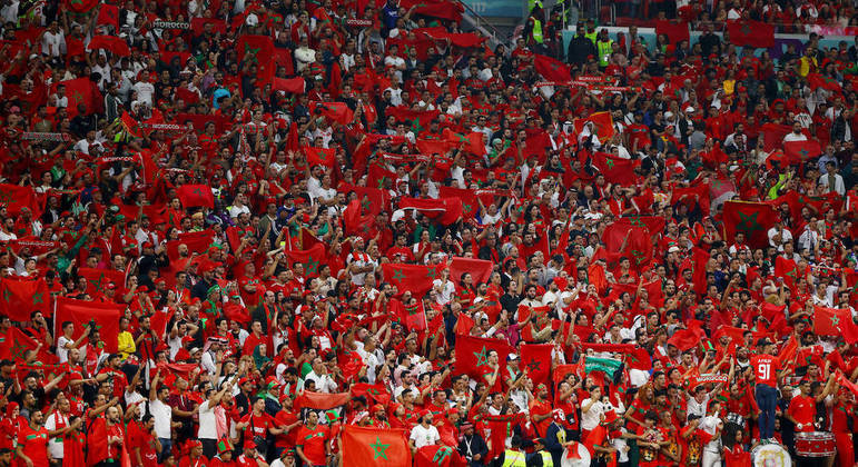 Torcedores apoiaram seleção marroquina durante os 90 minutos da semifinal