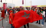 Torcida de Portugal chega ao estádio Al Thumama empolgada com a seleção do país