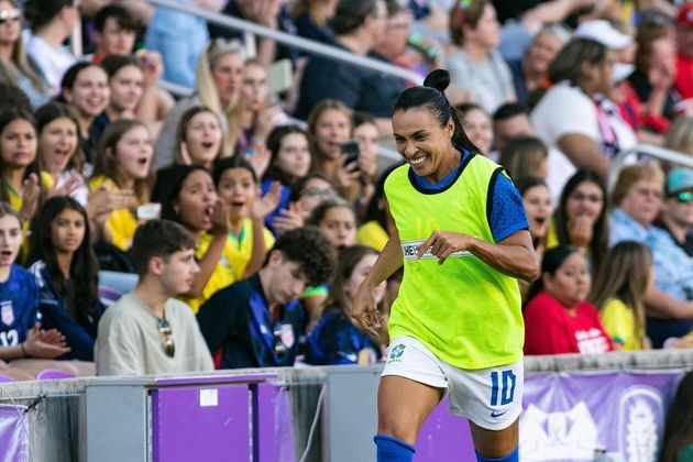 Maior goleadora de Copa do MundoDesde a estreia pela seleção, Marta fez 17 gols em mundiais com a camisa do Brasil. O número a coloca como a maior artilheira de Copas do Mundo, entre homens e mulheres. A Rainha nunca ficou sem marcar em uma Copa!
