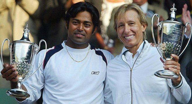 Aos 46 anos, Martina Navratilova se tornou a tenista mais velha a ganhar o torneio de Wimbledon - de duplas mistas - ao lado de Leander Paes