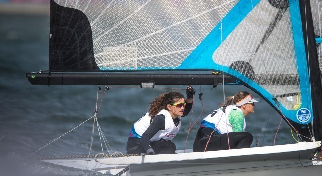 Dupla brasileira só confirmou o ouro ao completar a medal race