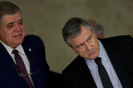 Temer vai recorrer de decisão de Barroso sobre indulto 