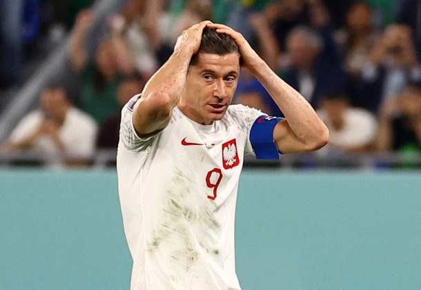 Mas Lewandowski errou, mantendo o 0 a a0 no placar
