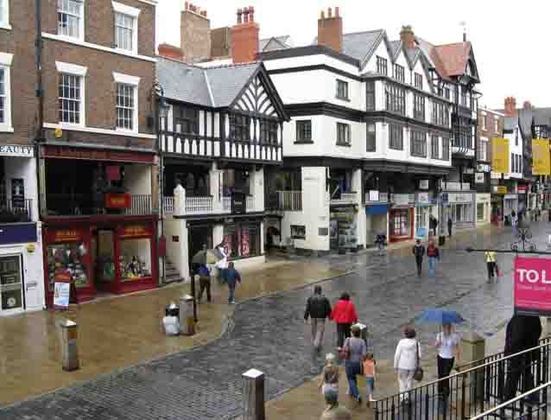 Mas um ritual pagão de mais de 2 mil anos ainda é celebrado em Chester, uma cidade da Inglaterra.