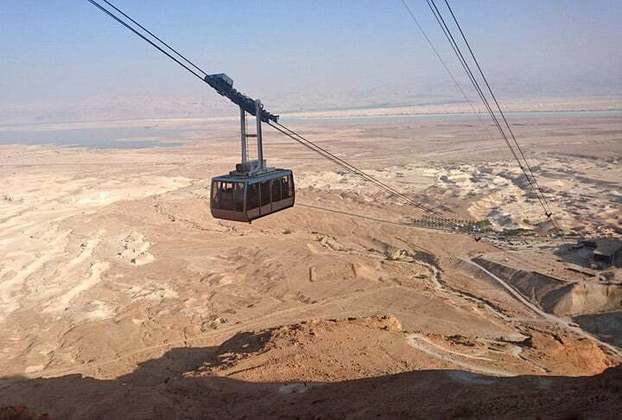 Masada, Israel: Esse teleférico proporciona uma vista impressionante da montanha ocre e da fortaleza, que foi reconhecida pela UNESCO como Patrimônio da Humanidade. É o mais baixo do mundo, com apenas 33 metros acima do nível do mar.