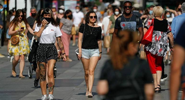 España suprime la obligación de llevar máscaras en lugares abiertos – Noticias