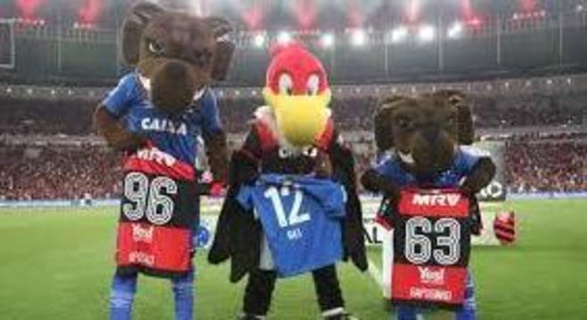 O "Urubu" do Fla entre a "Raposa" adulta e a "Raposa" mirim