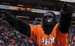 4º The Suns GorillaTime: Phoenix SunsSalário anual: 200 mil dólares (R$ 1,03 milhão)