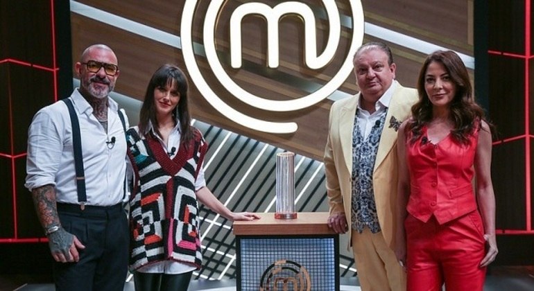 Pessoal do "MasterChef". Programa vai estrear em uma noite bem complicada