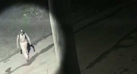 Vídeo mostra suspeito deixando local do crime
