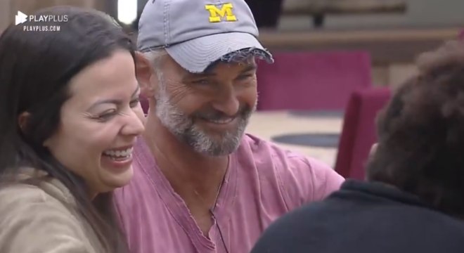 Vict&oacute;ria e Mateus podem formar o primeiro casal de A Fazenda 12