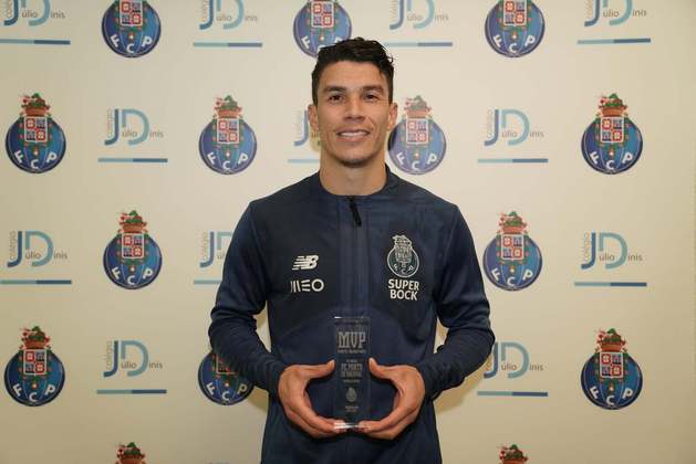 Mateus Uribe, volante do Porto e alvo do Flamengo