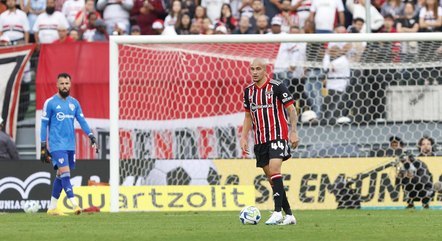 Matheus Belém em estreia como titular do São Paulo