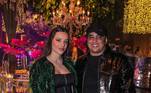 Matheus da dupla com Kauan e a esposa Sarah na festa de Simone