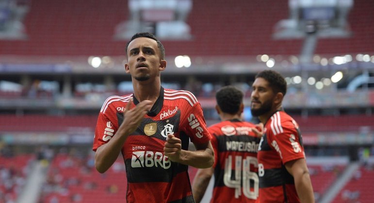 Matheus Gonçalves comemora gol contra o Botafogo